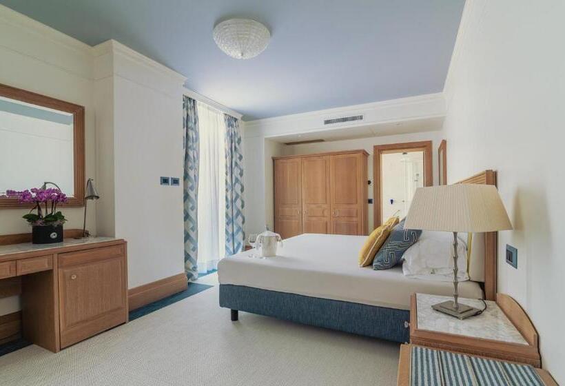 جناح جونيور مطل على الحديقة, Casa Bianca Al Mare