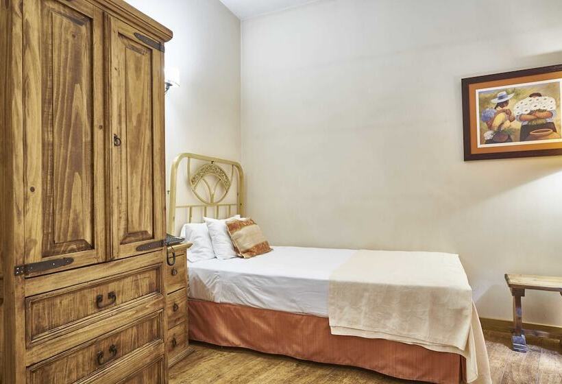 标准单人间, Casona De Torres