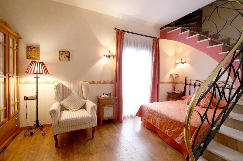 Полулюкс, Casona De Torres