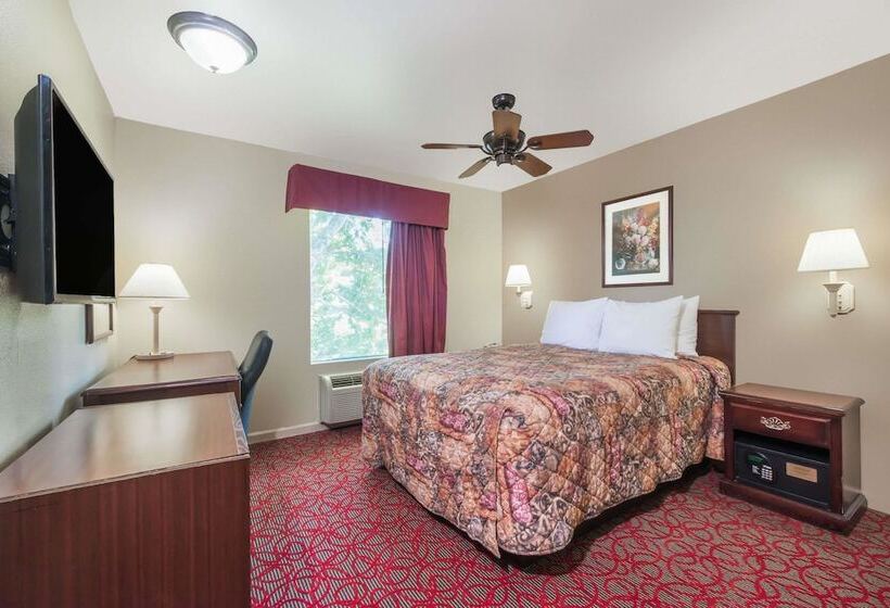 Номер бизнес-класса, Days Inn By Wyndham St Peters/st Charles