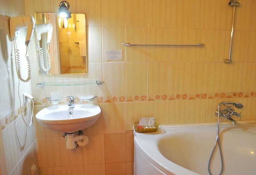 חדר דלוקס, Deluxe