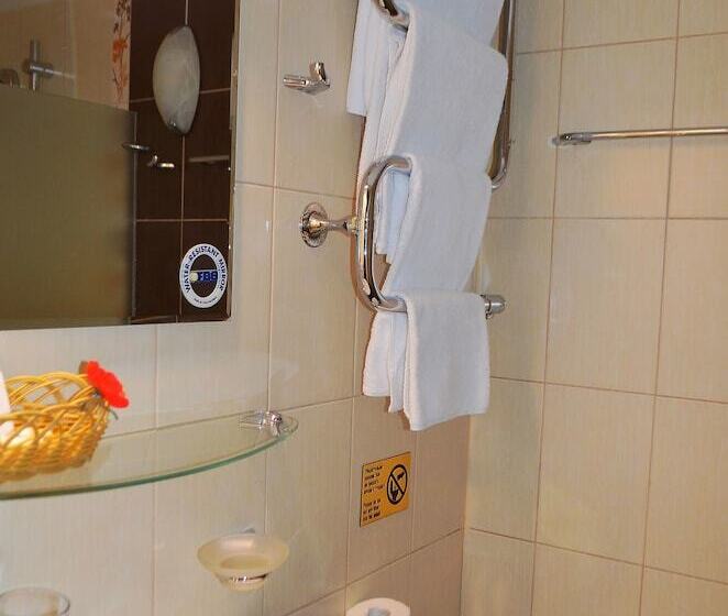 חדר אקונומי, Deluxe