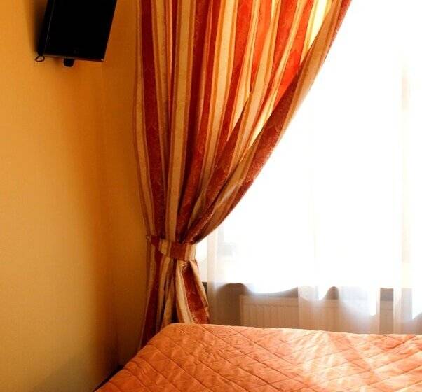 חדר אקונומי, Deluxe