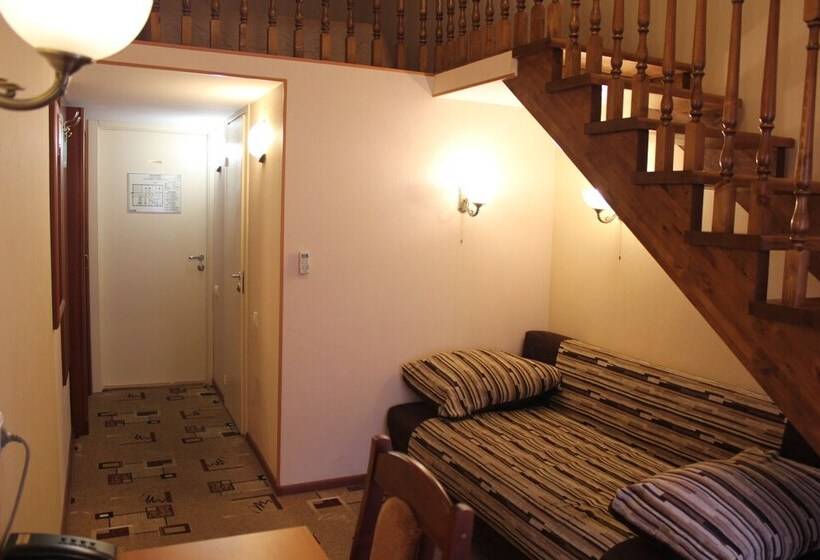 חדר דופלקס, Deluxe