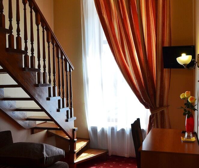 חדר דופלקס, Deluxe