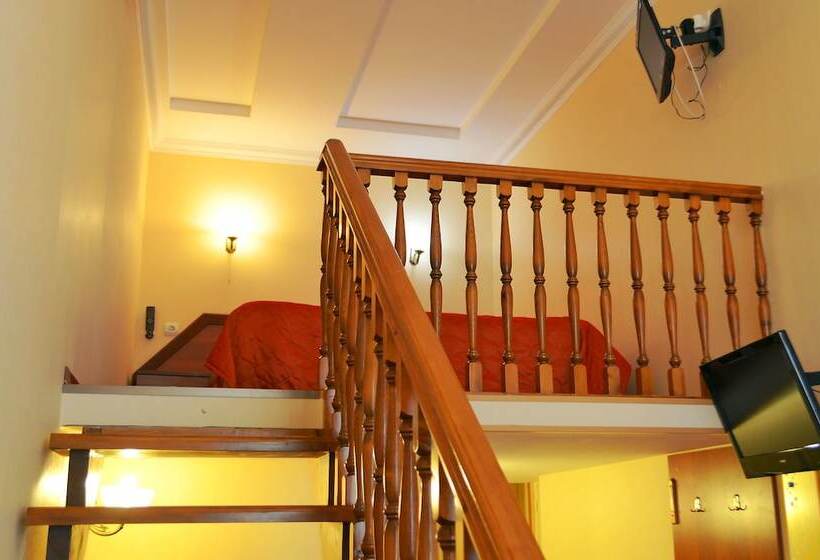 חדר דופלקס, Deluxe