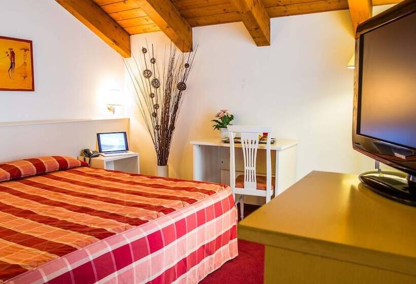 חדר סטנדרט לארבעה, Gallia