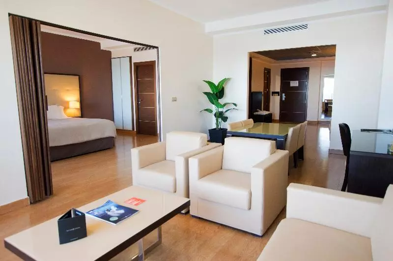 سوییت, Solymar Gran Hotel
