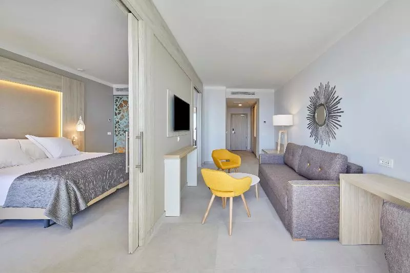 سوییت, Solymar Gran Hotel