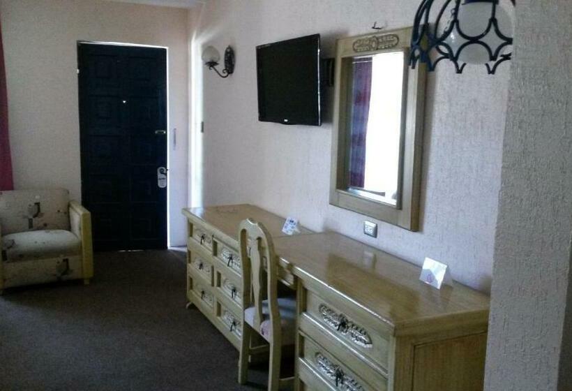 غرفه قياسيه سريرين مزدوجين, Los Arcos