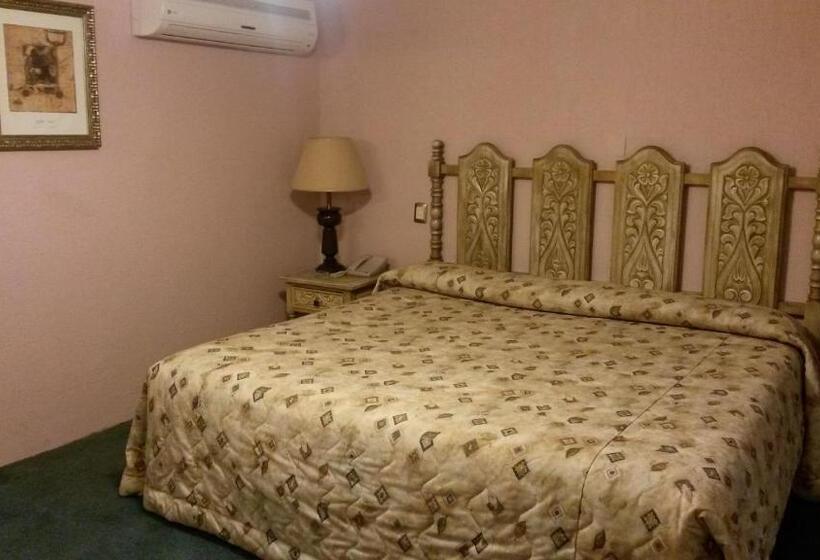 جناح جونيور, Los Arcos