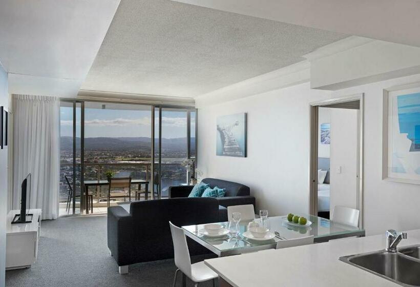 דירת חדר, Mantra Towers Of Chevron