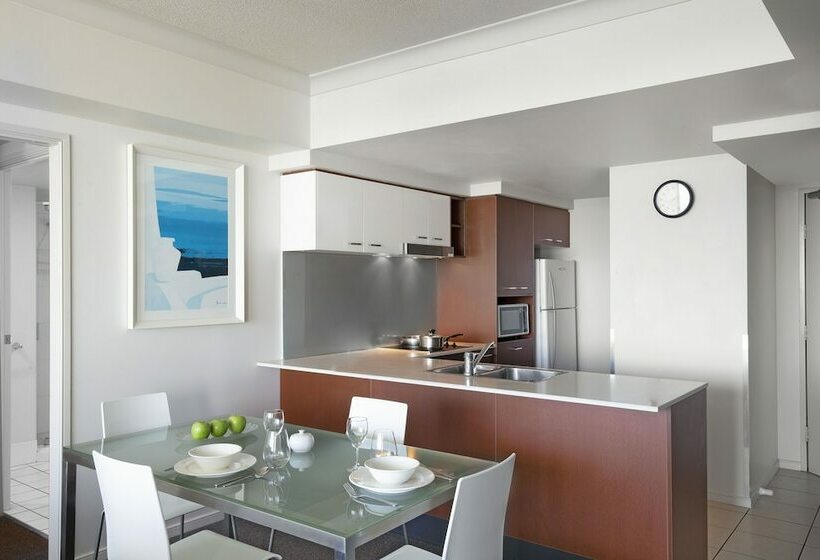 דירת חדר, Mantra Towers Of Chevron