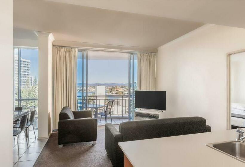 דירת שלושה חדרים, Mantra Towers Of Chevron