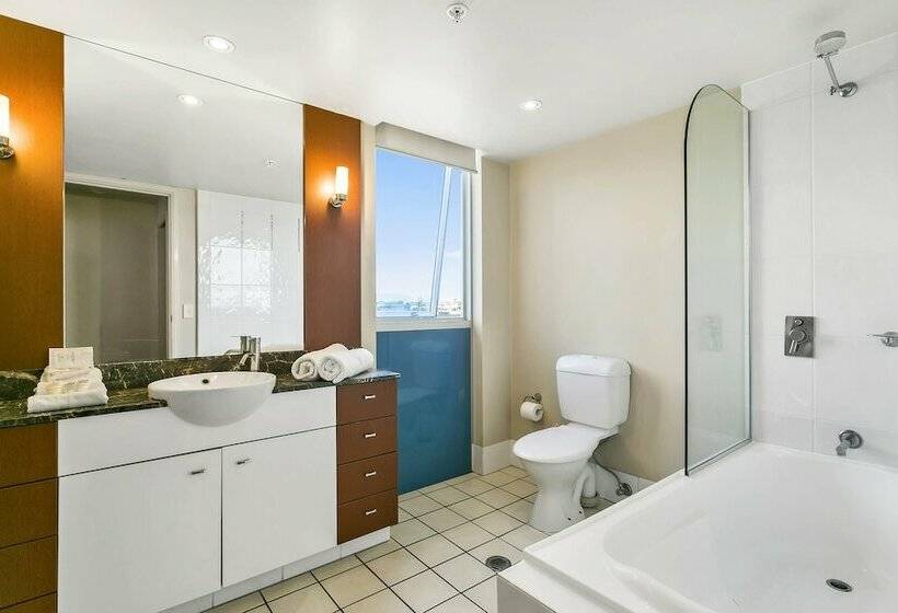 דירת שלושה חדרים, Mantra Towers Of Chevron