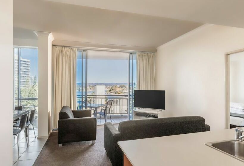 דירת שלושה חדרים, Mantra Towers Of Chevron