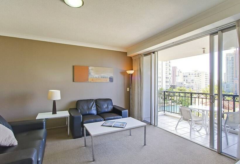 דירת סופריור  חדרי שינה, Mantra Towers Of Chevron