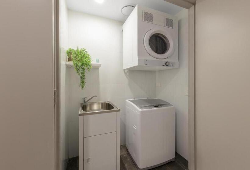 Люкс Deluxe 2 Спальни, Meriton Suites World Tower, Sydney