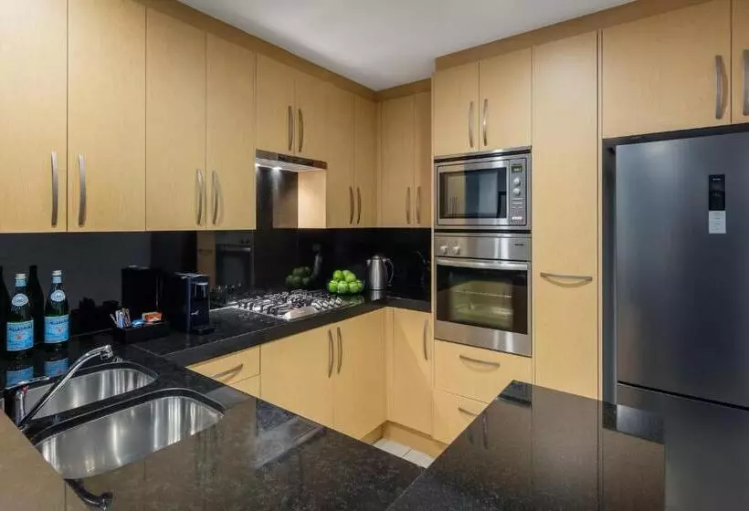 سوئیت دلوکس 3 خوابه, Meriton Suites World Tower, Sydney