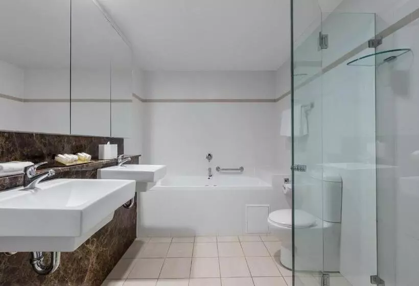 1 Bedroom Penthouse Apartment, Meriton Suites World Tower, Sydney