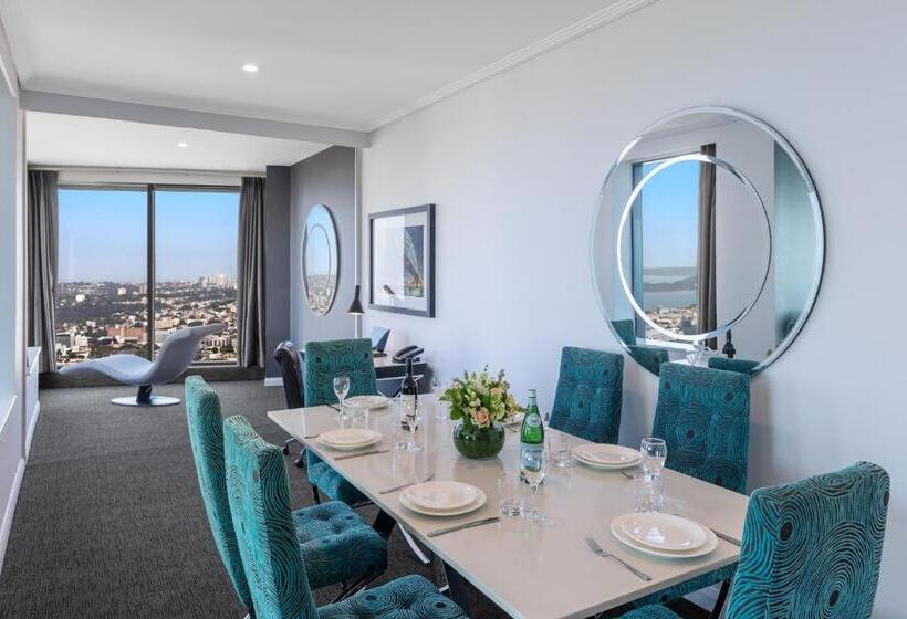 Люкс 3 Спальни, Meriton Suites World Tower, Sydney
