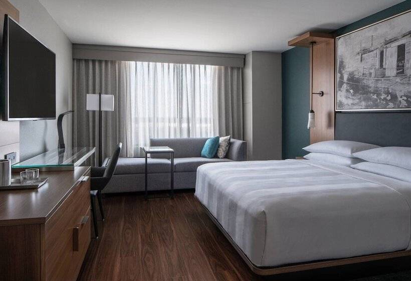 اتاق کلاب, New Orleans Marriott Warehouse Arts District