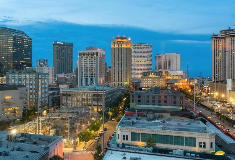 Club Room King Bed, New Orleans Marriott Warehouse Arts District