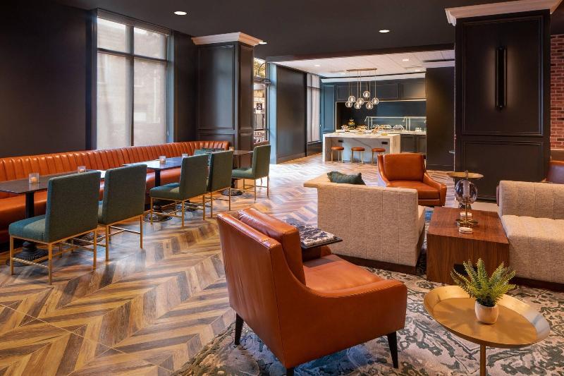 Club Room King Bed, New Orleans Marriott Warehouse Arts District