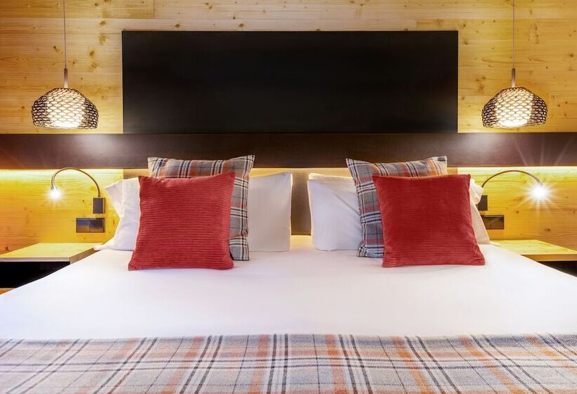 اتاق پریمیوم چهارنفره, Park Piolets Mountainhotel & Spa