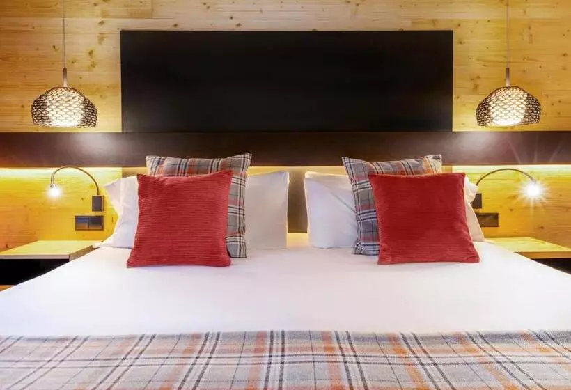 اتاق پریمیوم چهارنفره, Park Piolets Mountainhotel & Spa