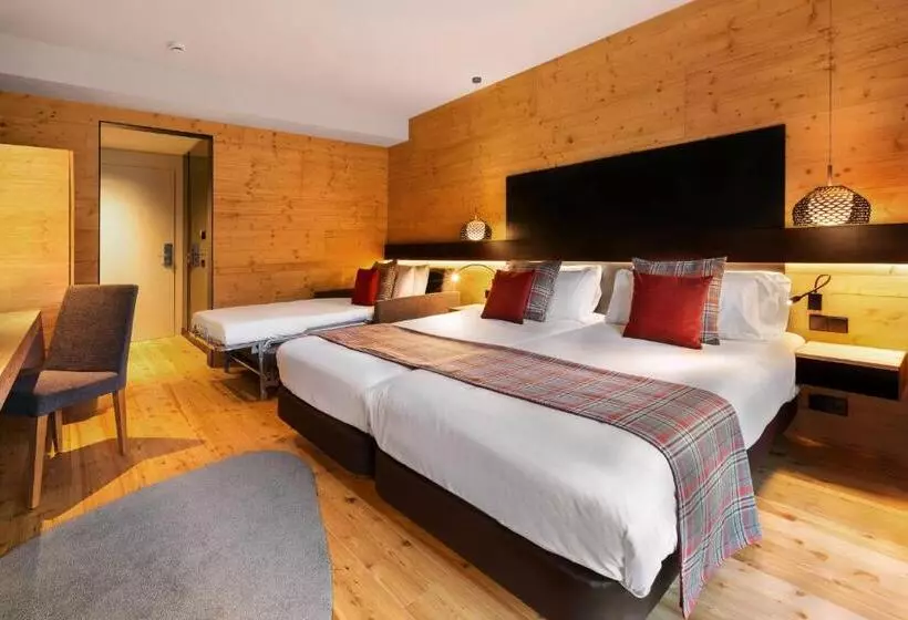 اتاق لوکس سه تخته, Park Piolets Mountainhotel & Spa