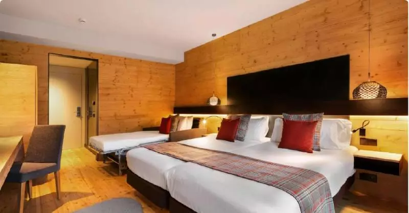 اتاق لوکس سه تخته, Park Piolets Mountainhotel & Spa