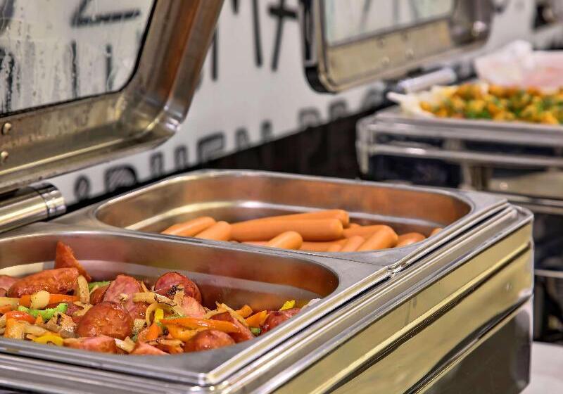 غرفة قياسية سرير كينج, Quality Inn