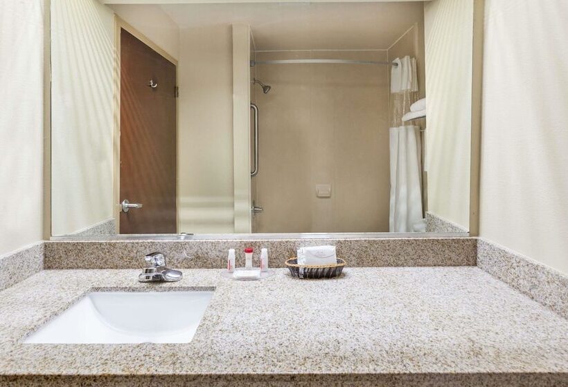 Номер Стандарт 2 Двуспальные Кровати, Ramada By Wyndham Locust Grove