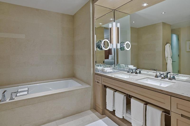 Suite King Size Bed, The St. Regis San Francisco