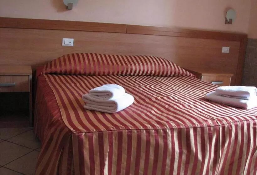 スタンダードルーム, Alex Place