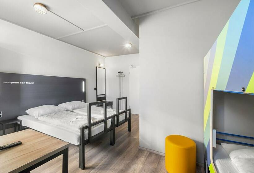 Семейный Номер, a&o Dresden Hauptbahnhof