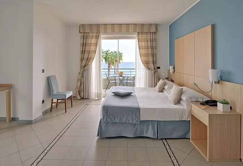 デラックスルーム, Aregai Marina Hotel & Residence