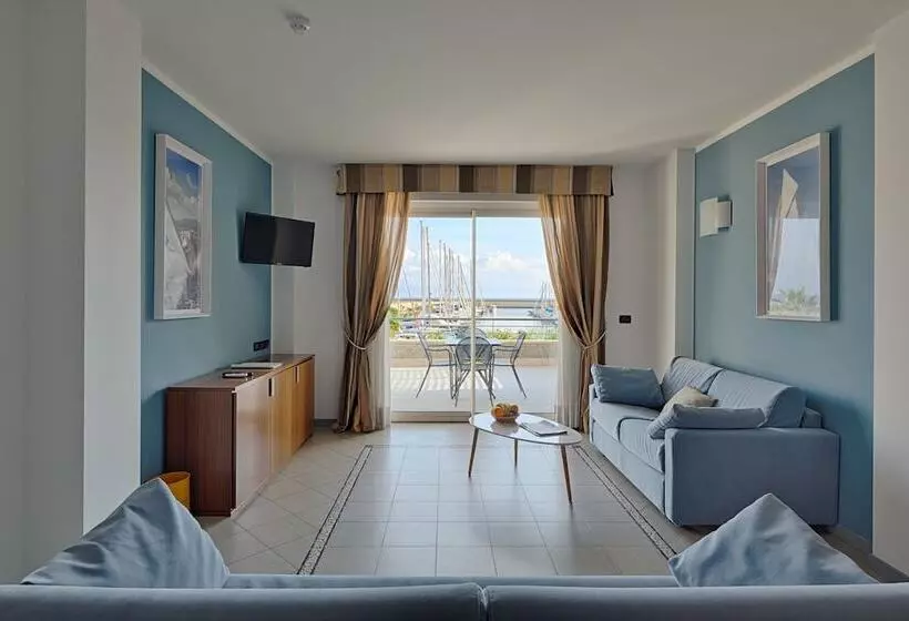 オーシャンビュースイート, Aregai Marina Hotel & Residence