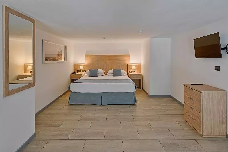 スーペリアールーム, Aregai Marina Hotel & Residence