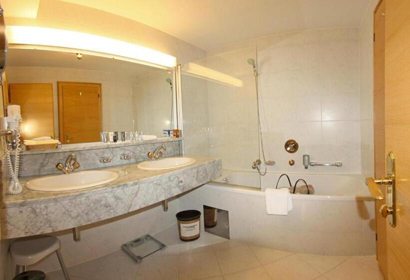 סוויטת ג'וניור, Bergwelt