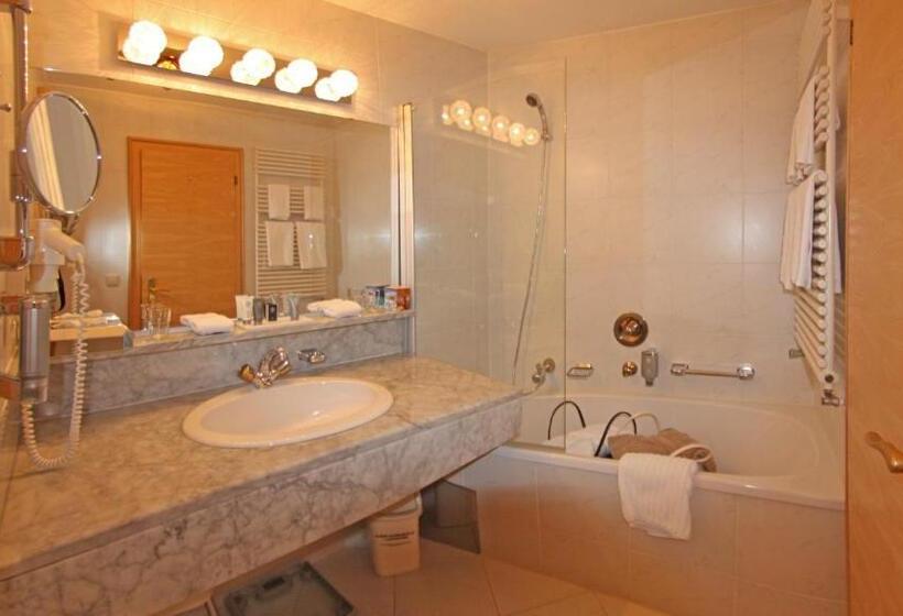 סוויטת ג'וניור, Bergwelt