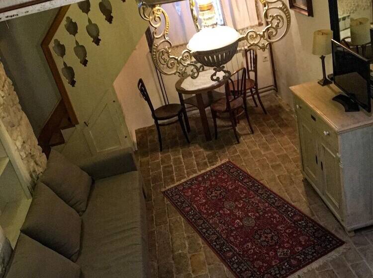 شقة غرفتين, Casa Garzotto