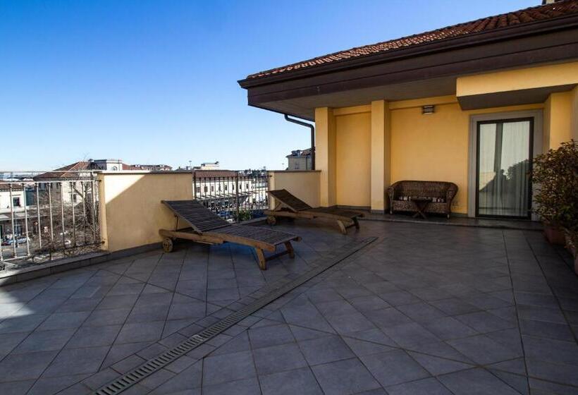 سوئیت جونیور با تراس, Cavour By Lvg Hotel Collection