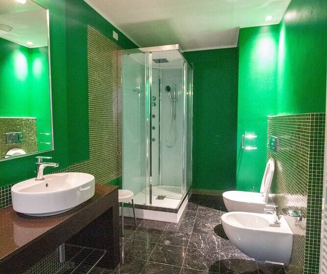 سوئیت جونیور با تراس, Cavour By Lvg Hotel Collection