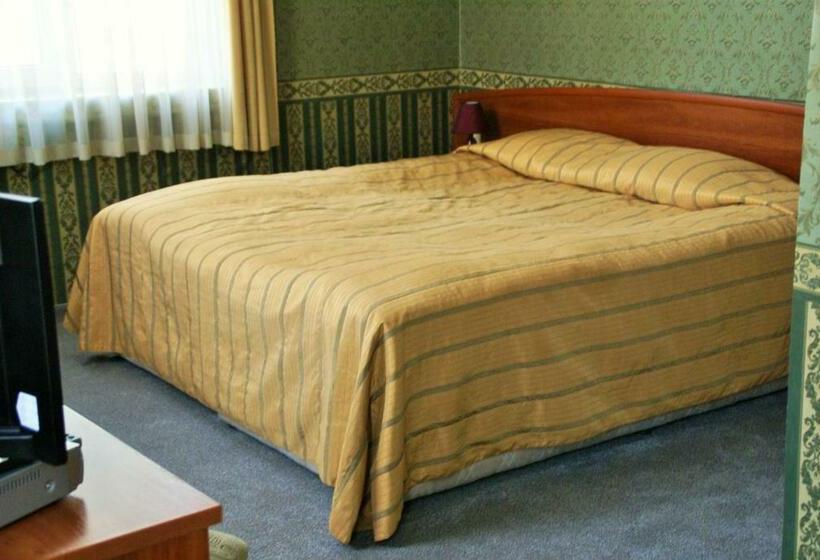 标准单人间, Family Hotel Chiplakoff