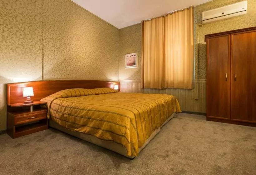 ペントハウスルーム, Family Hotel Chiplakoff