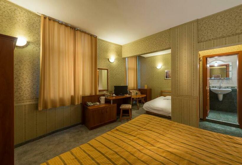 家庭间, Family Hotel Chiplakoff