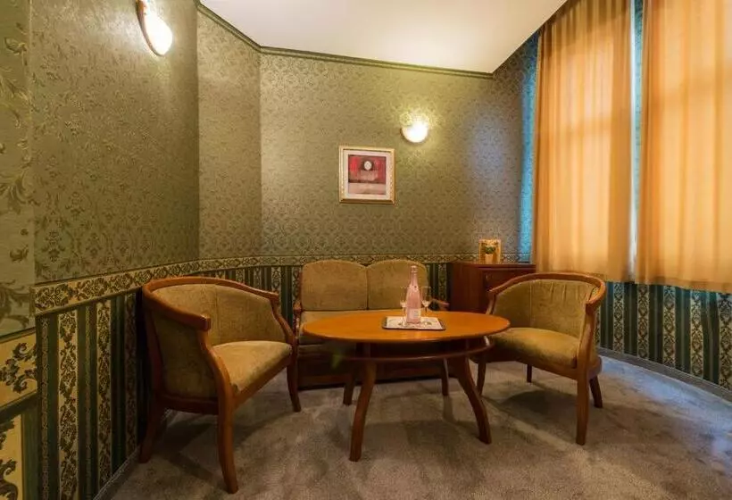 デラックスルーム, Family Hotel Chiplakoff