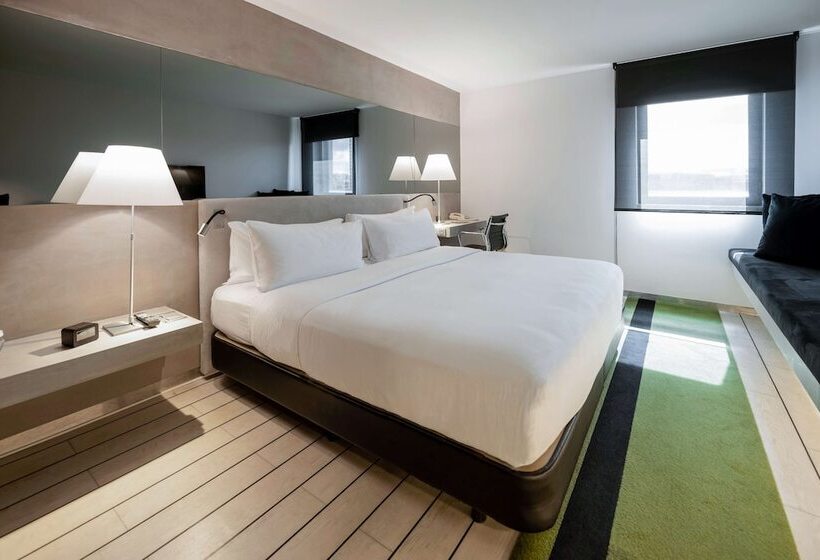 اتاق استاندارد با تخت بزرگ, Doubletree By Hilton Hotel Lisbon   Fontana Park
